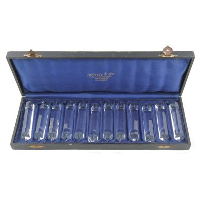 Dutch Crystal Set Of Knife Rests