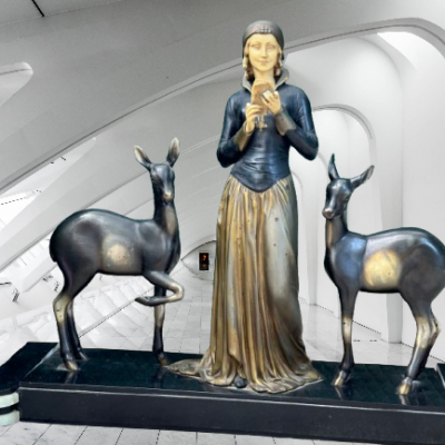 Menneville Statue Sculpture