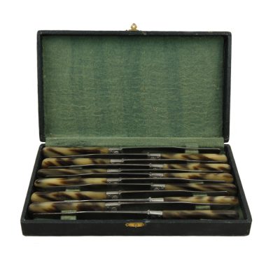 Knife Set With Tortoiseshell Design
